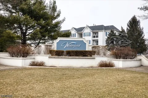 921 Waterford Dr Unit 921, Edison Twp., NJ 08817 - MLS#: 3946993