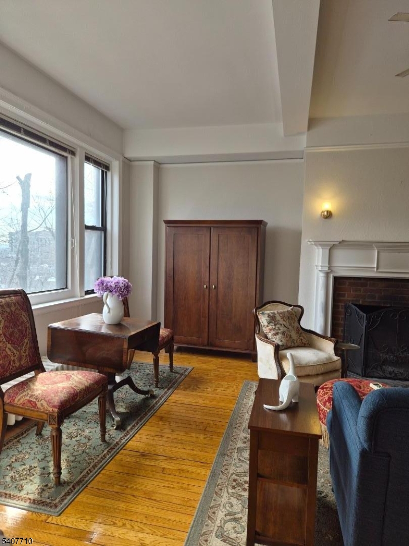 Mount Prospect Manor - Residential