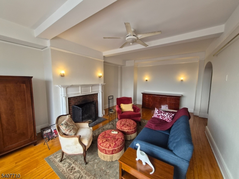 Mount Prospect Manor - Residential