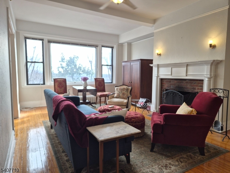 Mount Prospect Manor - Residential