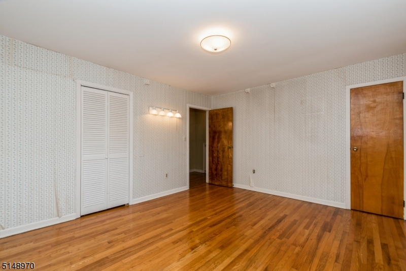 Whitehouse Station - Residential