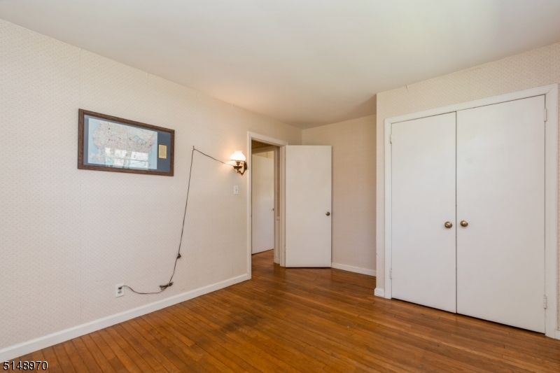 Whitehouse Station - Residential