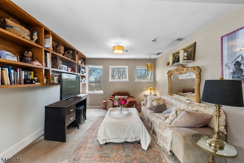 Lindsley Heights - Residential