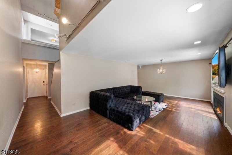 Lindsley Heights - Residential