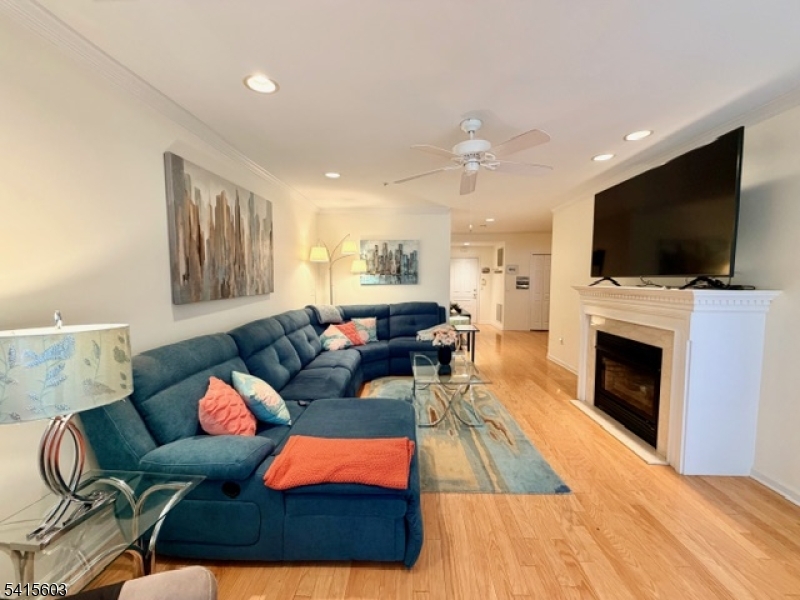 FOX HILLS - Residential