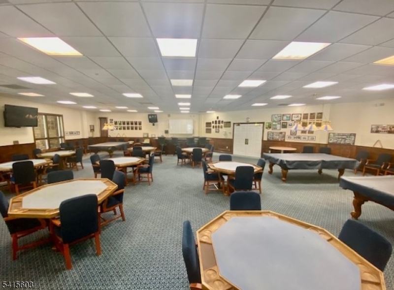 FOX HILLS - Residential