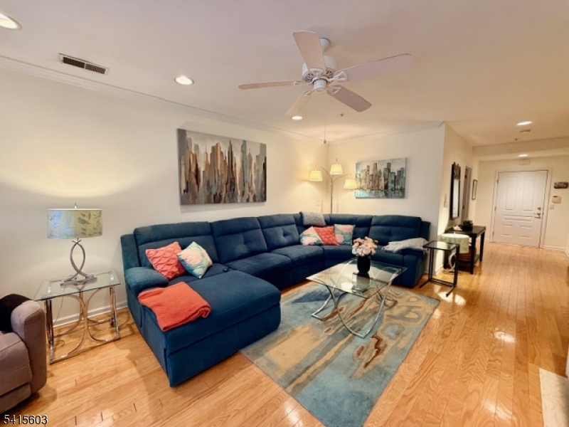 FOX HILLS - Residential