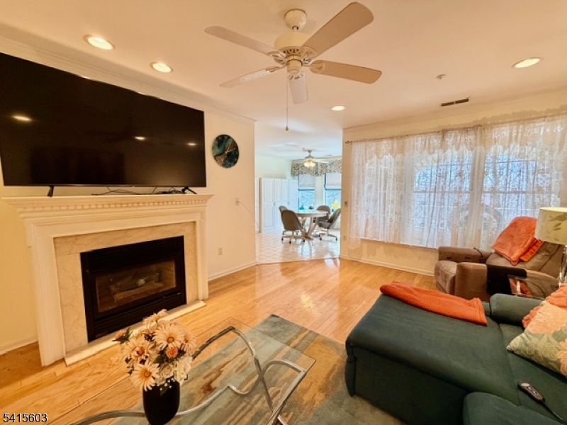 FOX HILLS - Residential