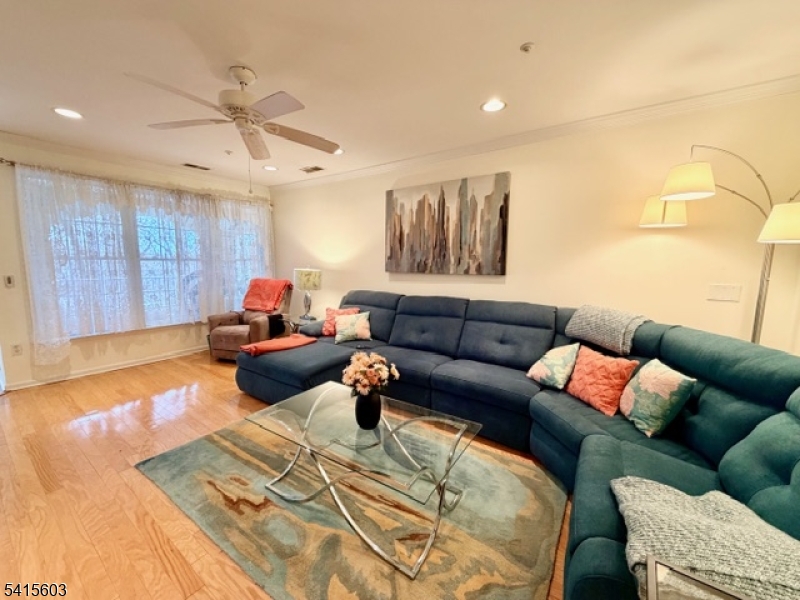 FOX HILLS - Residential