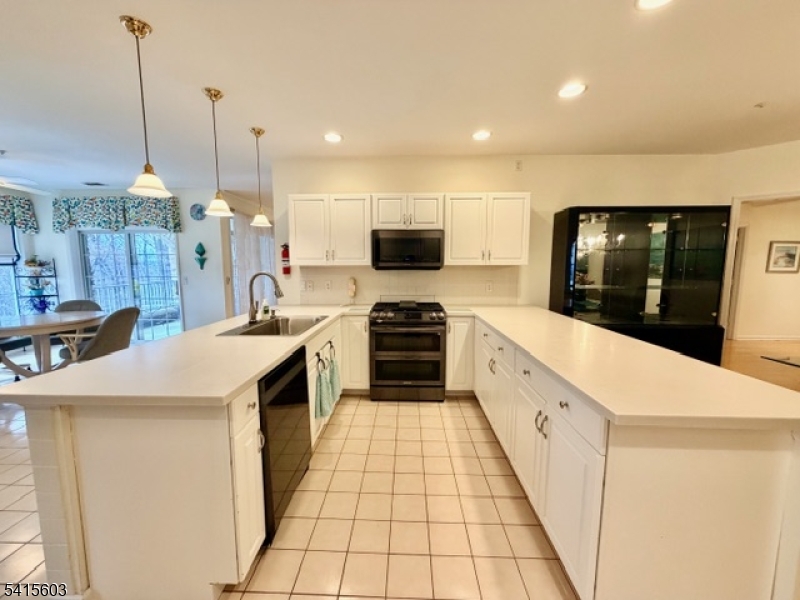 FOX HILLS - Residential