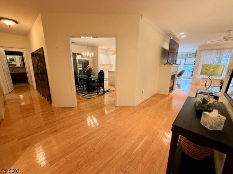 FOX HILLS - Residential