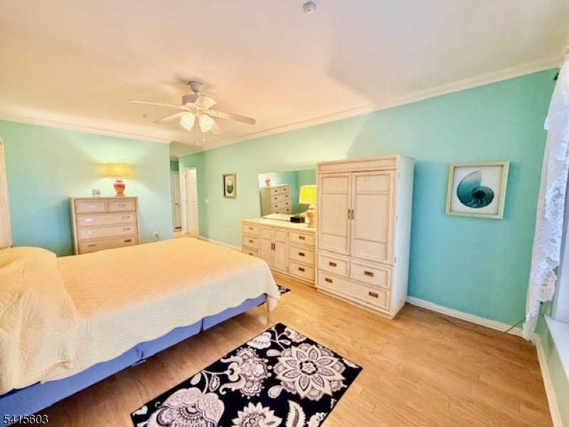 FOX HILLS - Residential