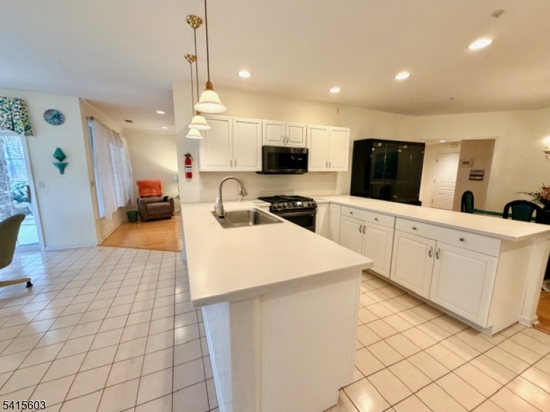 FOX HILLS - Residential