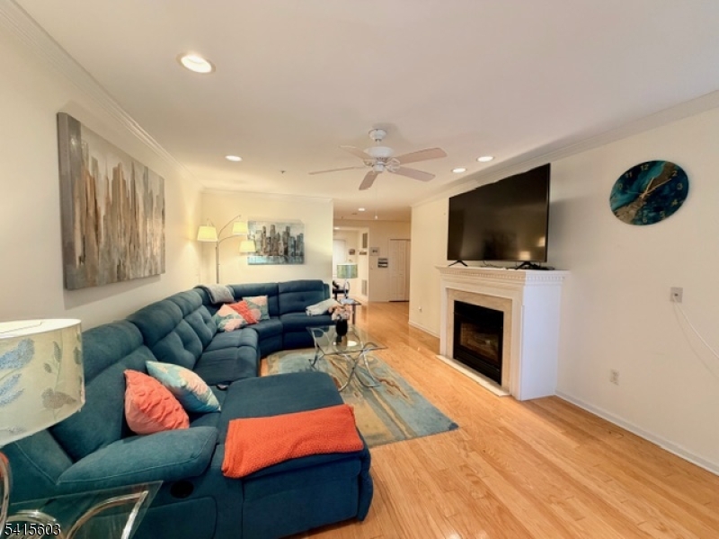 FOX HILLS - Residential