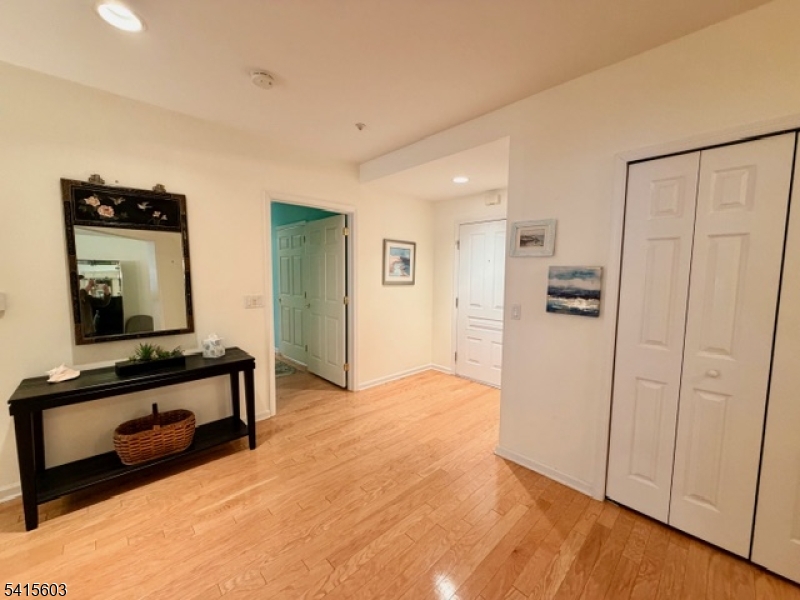 FOX HILLS - Residential