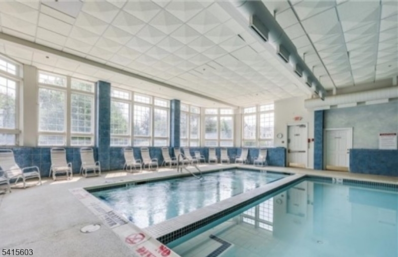 FOX HILLS - Residential