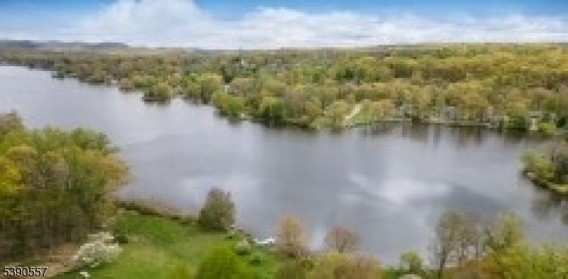 Pinecliff Lake - Residential