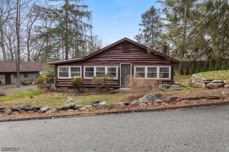 Pinecliff Lake - Residential