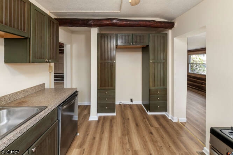 Pinecliff Lake - Residential