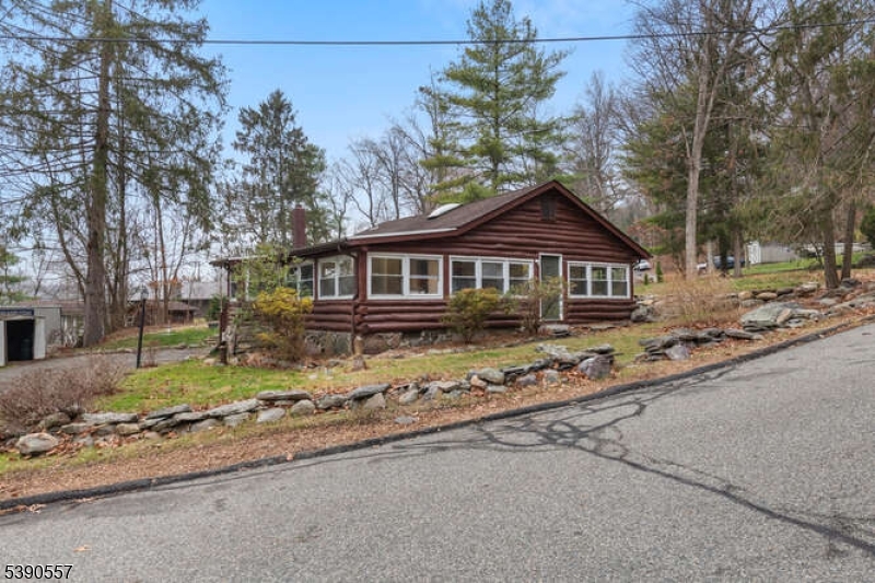 Pinecliff Lake - Residential