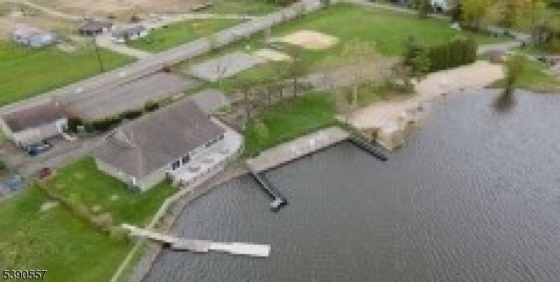 Pinecliff Lake - Residential