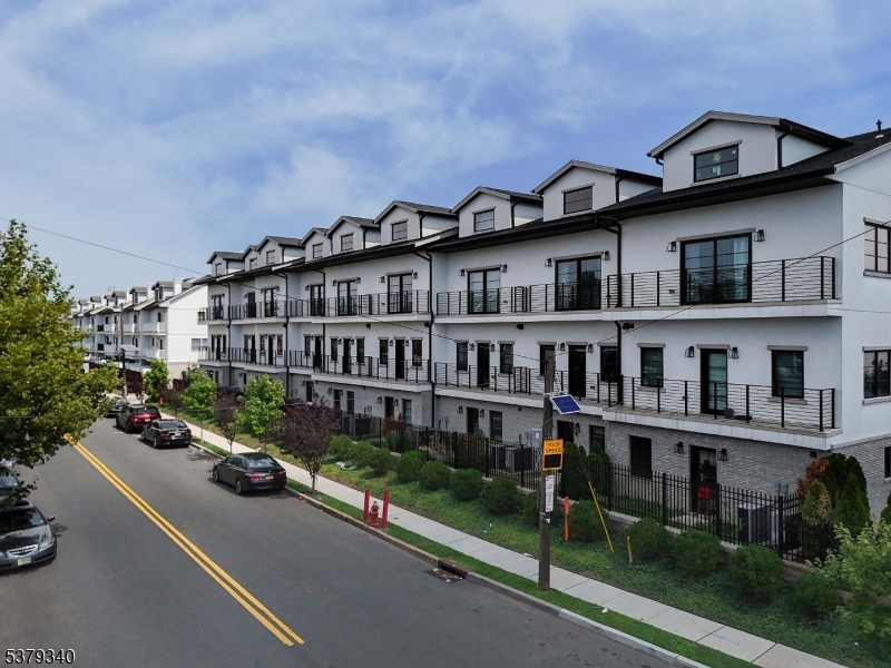 Riverfront Residences - Residential