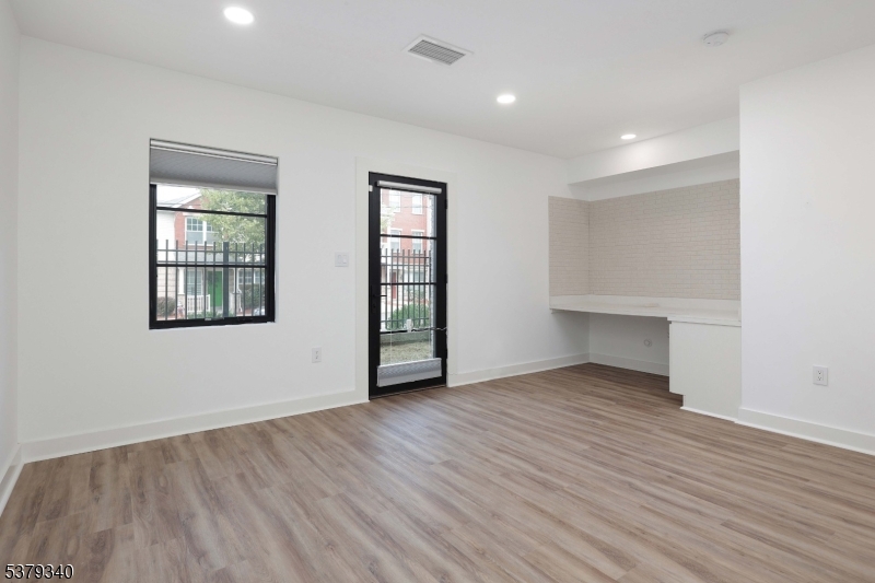 Riverfront Residences - Residential