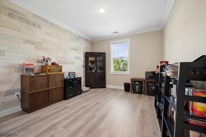 Mariner's Pointe-Lakefront - Residential