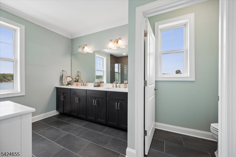 Mariner's Pointe-Lakefront - Residential