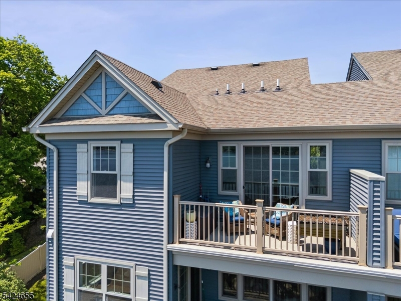 Mariner's Pointe-Lakefront - Residential