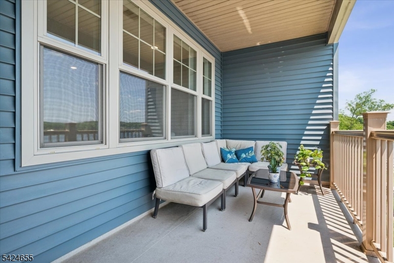 Mariner's Pointe-Lakefront - Residential