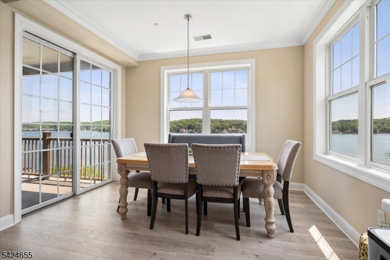 Mariner's Pointe-Lakefront - Residential