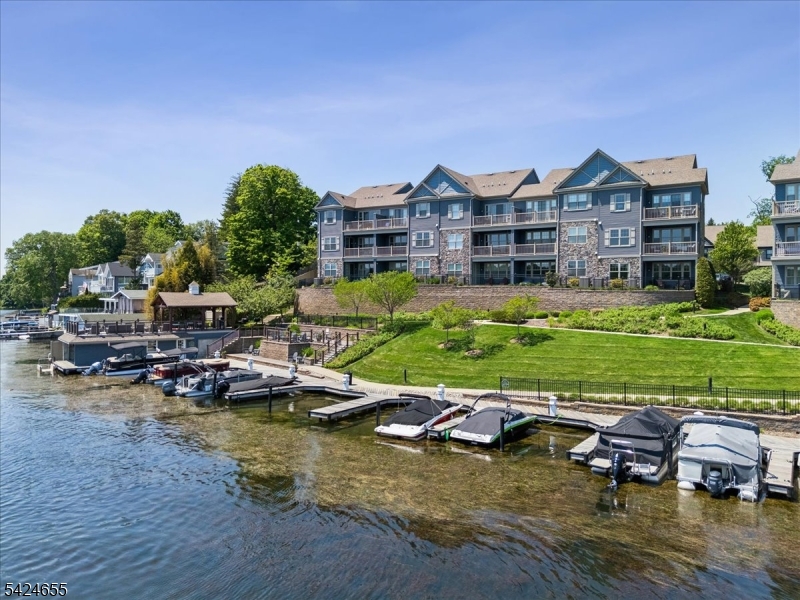 Mariner's Pointe-Lakefront - Residential