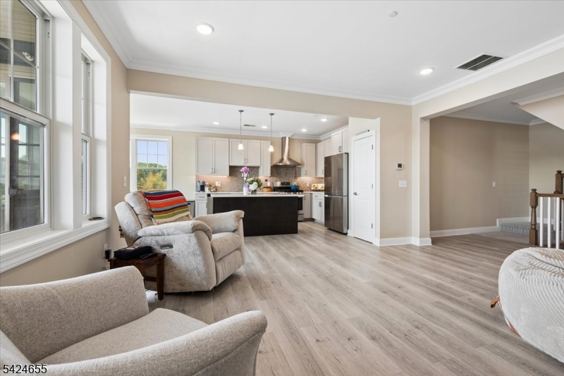 Mariner's Pointe-Lakefront - Residential