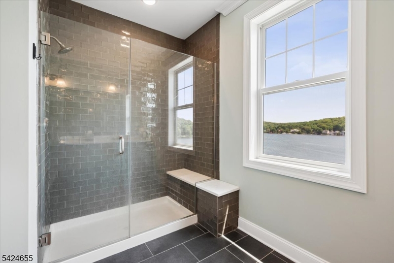 Mariner's Pointe-Lakefront - Residential