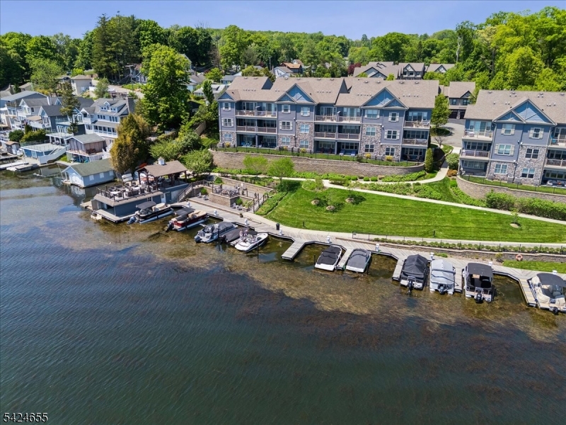 Mariner's Pointe-Lakefront - Residential