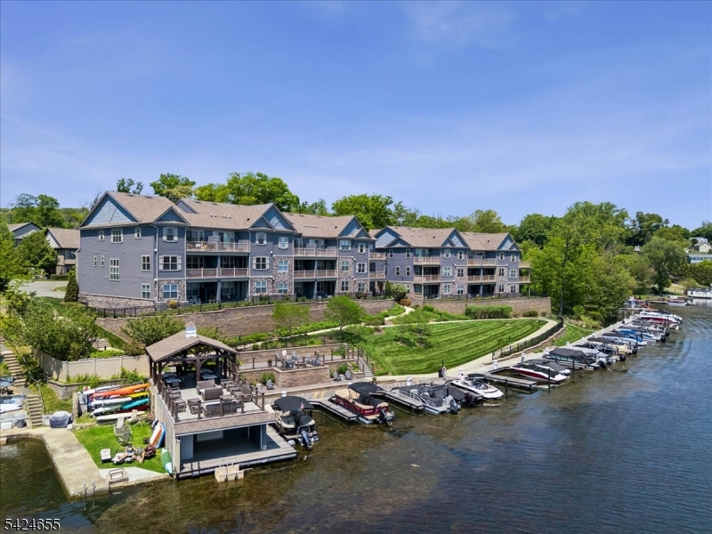Mariner's Pointe-Lakefront - Residential