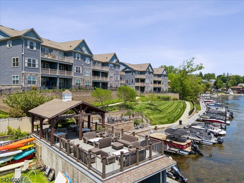 Mariner's Pointe-Lakefront - Residential