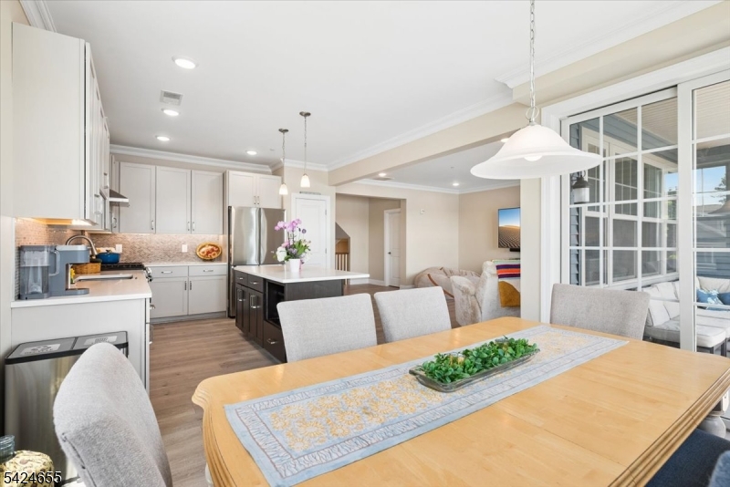 Mariner's Pointe-Lakefront - Residential