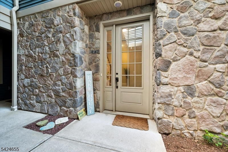 Mariner's Pointe-Lakefront - Residential