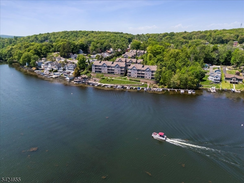 Mariner's Pointe-Lakefront - Residential