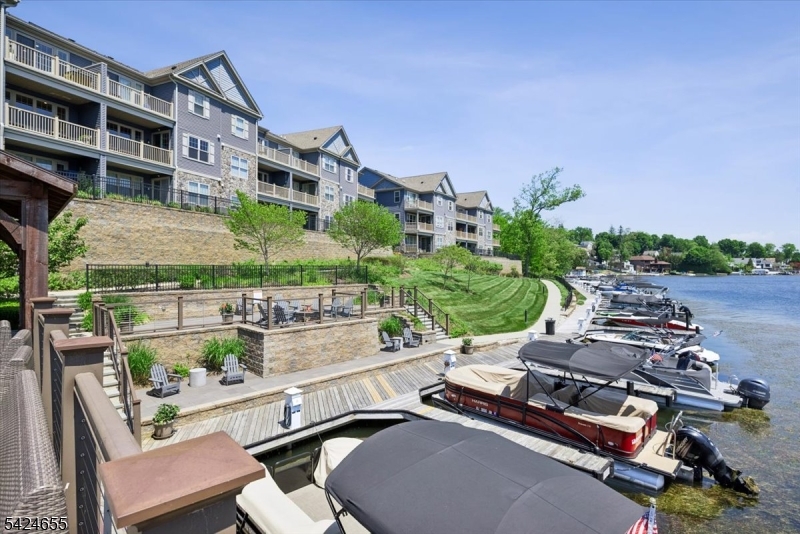 Mariner's Pointe-Lakefront - Residential