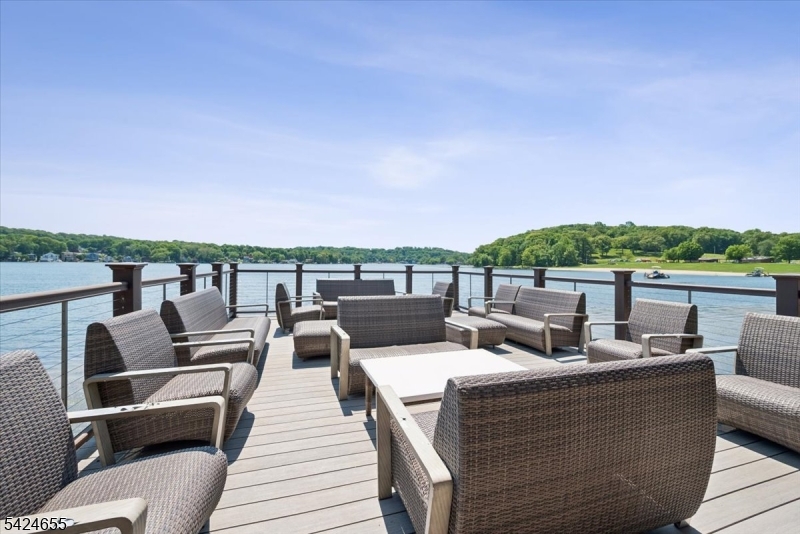 Mariner's Pointe-Lakefront - Residential