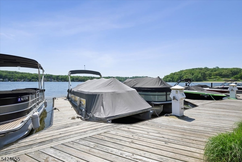 Mariner's Pointe-Lakefront - Residential