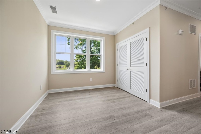 Mariner's Pointe-Lakefront - Residential