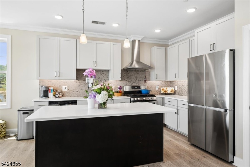 Mariner's Pointe-Lakefront - Residential