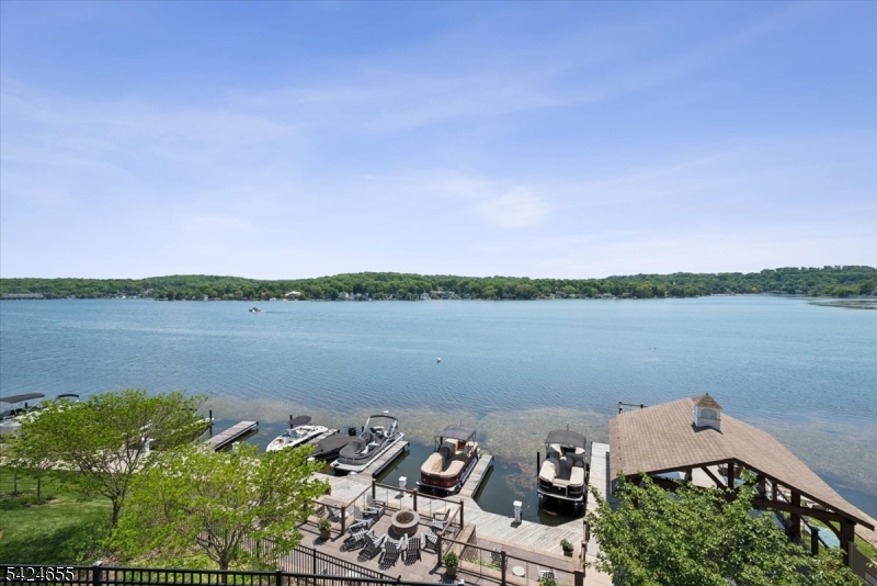 Mariner's Pointe-Lakefront - Residential
