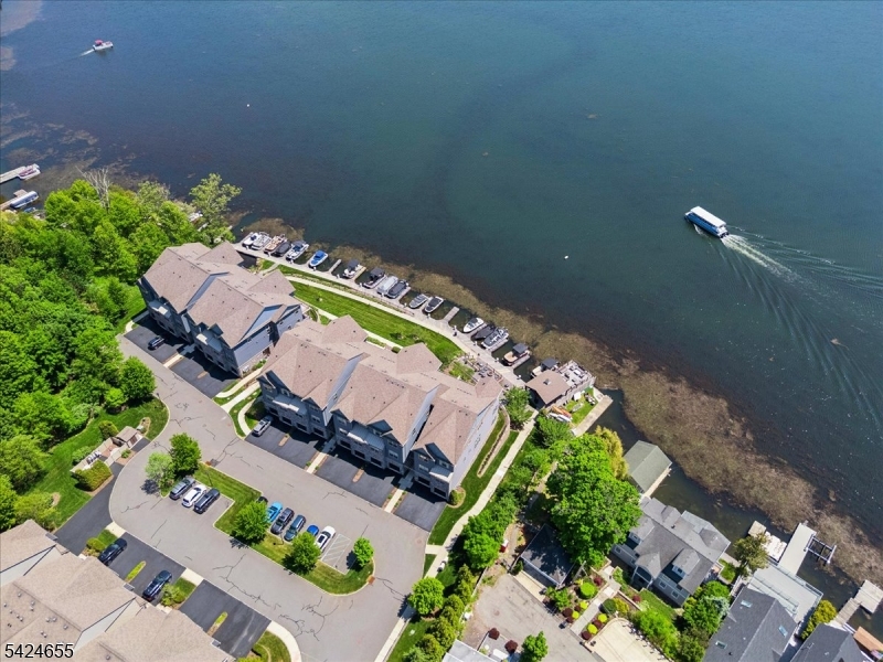 Mariner's Pointe-Lakefront - Residential