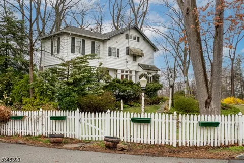 5 Oak Ridge Rd, Caldwell Boro Twp., NJ 07006 - MLS#: 3955619