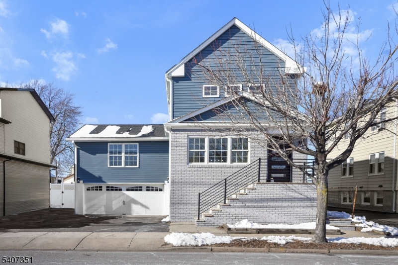 715 Stuyvesant Ave - Photo 2
